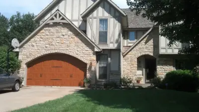 Royal Garage Door - Garage Door Installation & Repair in Lenexa, KS