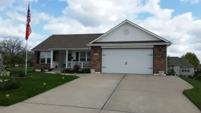 Royal Garage Door - Garage Door Installation & Repair in Lenexa, KS