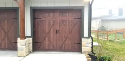 Maple Wood Garage Door Services - Garage Door Installation & Repair in Huntsville, TX