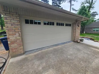 Maple Wood Garage Door Services - Garage Door Installation & Repair in Huntsville, TX
