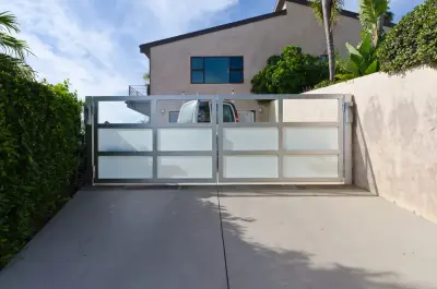 Pacific Garage Doors & Gates - Garage Door Installation & Repair in North Hollywood, CA