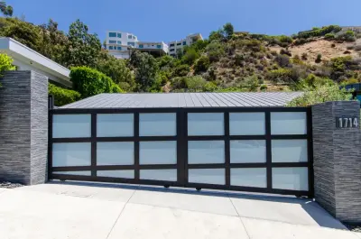 Pacific Garage Doors & Gates - Garage Door Installation & Repair in North Hollywood, CA