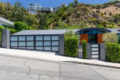 Pacific Garage Doors & Gates - Garage Door Installation & Repair in North Hollywood, CA