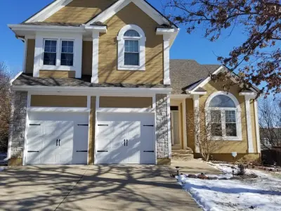 Royal Garage Door - Garage Door Installation & Repair in Lenexa, KS