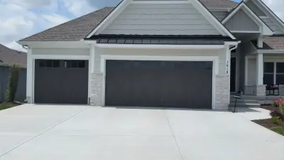 Royal Garage Door - Garage Door Installation & Repair in Lenexa, KS
