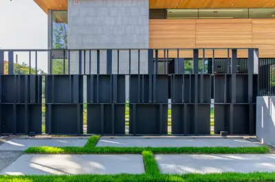 Pacific Garage Doors & Gates - Garage Door Installation & Repair in North Hollywood, CA