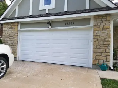Royal Garage Door - Garage Door Installation & Repair in Lenexa, KS