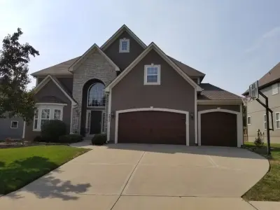 Royal Garage Door - Garage Door Installation & Repair in Lenexa, KS