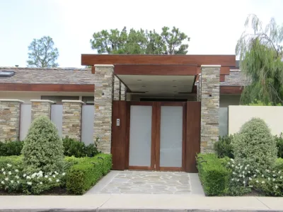 Clean Glass & Stone in Newport Beach by Dale Waldo Landscape Architecture