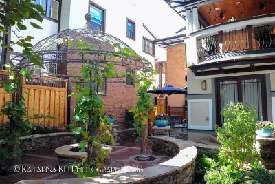 Design Exteriors - Retaining Wall Construction in Denver, CO