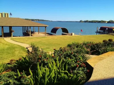 Del Lago Estates — Landscape Design project by Designs By Elizabeth
