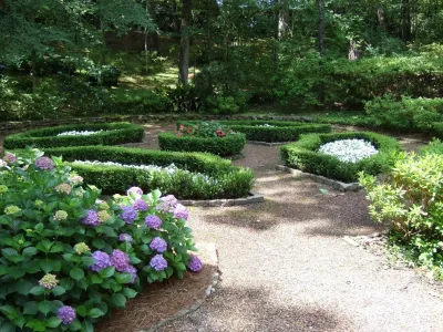 Garry Graves' Landscapes Inc. - Landscape Design in Flowood, MS