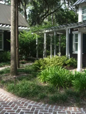Low Country Residence 1 — Landscape Design project by Hooten Land Design, Inc.