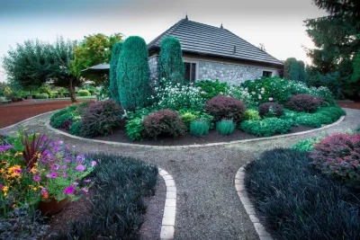 West Linn Residence — Landscape Design project by Drake's 7 Dees Landscaping & Garden Center in West Linn
