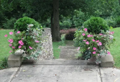 Missionary Ridge Historic Estate by Dream Gardens Landscape Design & Installation