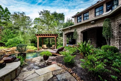 Woodlands Paradise — Landscape Design project by E.L.I. Land Design, LLC in The Woodlands