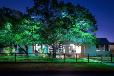 Dallas 2017 by E2 Illumination Designs