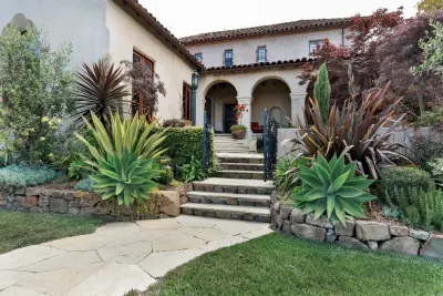 Courtyard Entry Garden by Lazar Landscape Design And Construction