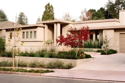 Modern Garden by Lazar Landscape Design And Construction