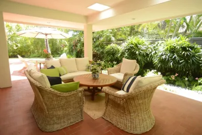 Covered Lanai by Lanaiscapes