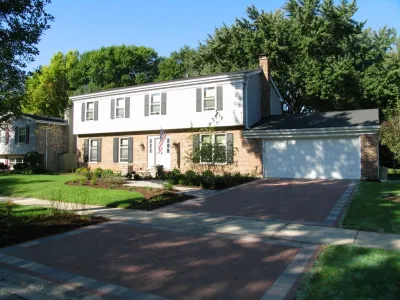 Downers Grove Front Entry — Landscape Design project by Nelson Design Associates, Inc. in Downers Grove