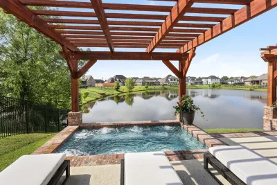 Lakeside Terrace — Landscape Design project by Smith + Baker in Baton Rouge