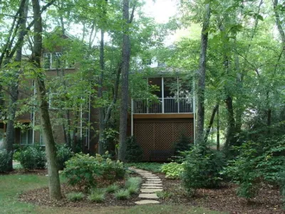 Springhouse Gardens- Garden Center - Landscape Design in Nicholasville, KY