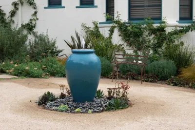 Glendale Home Landscape Makeover, Sally Farnum SE Farnum and Associates — Landscape Design project by Eye Of The Day in Glendale