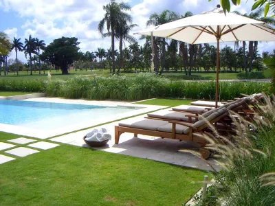Mid Century Modern — Landscape Design project by Fernando Wong Outdoor Living Design