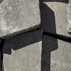 3" x 18" Rectangular Lueders Gray Universal Anchor Diamond 9D Legacy Retaining Wall Cap | BEL16203573