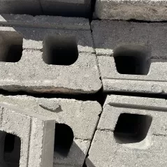 6" x 17-3/4" x 9" Rectangular Lueders Gray Anchor Diamond 9D Legacy Retaining Wall | BEL16203574