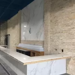 STACKED STONE FLATS FRENCH CREMAR FRENCH CREMAR LIMESTONE BROKEN FACE FLATS - 6 EA (6 SF) PER BUNDLE / 288 EA (SF) PER PALLET 6" X 24"