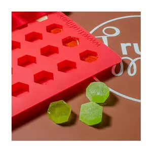 https://growcycle.com/images/thumbnails/300/300/detailed/33/Hexagon-80-Mold.jpg