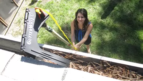 Best gutter cleaning tools to keep your home garbage-free