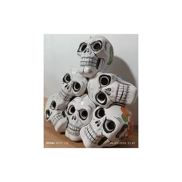 Talavera 6 Skull Statue