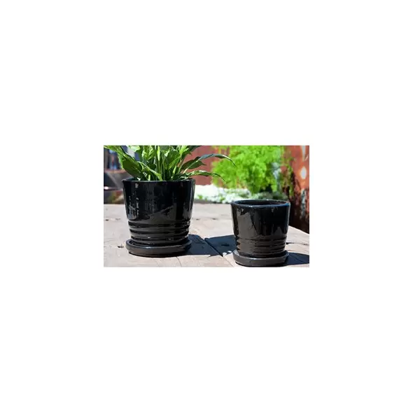 Verandah 7.5" Black Kona Pot
