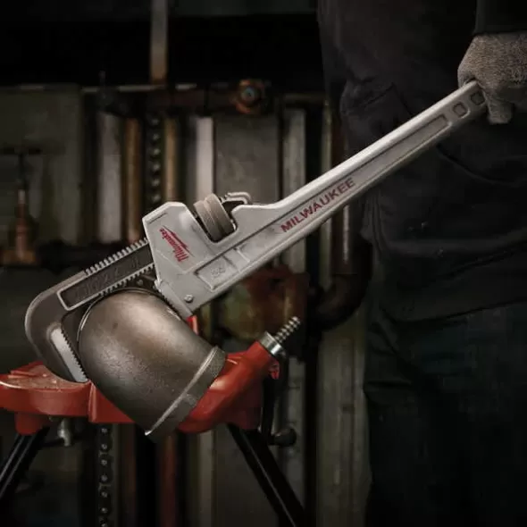 24" Aluminum Ergonomic For Turn Threaded Pipe and Pipe Fittings Pipe Wrench | MKE48227224