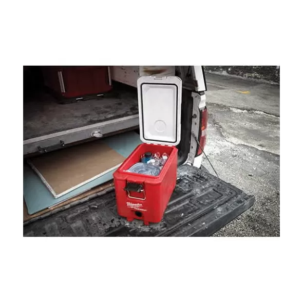 9.8" x 16.2" x 13" Exterior 7.8" x 9.5" x 13" Interior 16 qt Plastic Compact Cooler | MKE48228460