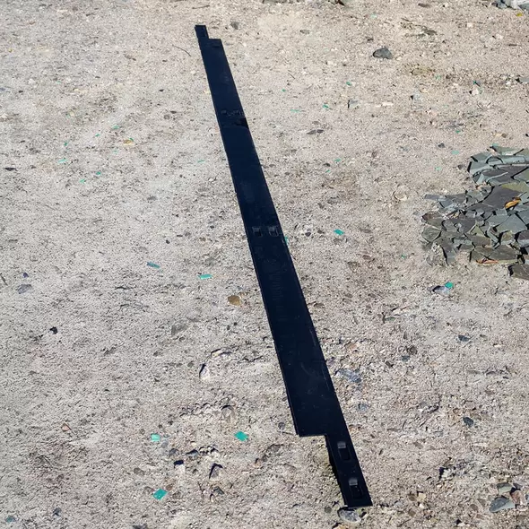Black Edging 1/8" W/ Pins | BLBLE410