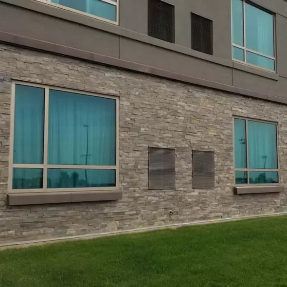 STACKED STONE FLATS HARAPPA GOLD HARAPPA GOLD SLATE SPLIT FACE FLATS - 6 EA (6 SF) PER BUNDLE / 288 EA (SF) PER PALLET 6" X 24"