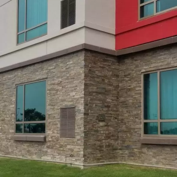 STACKED STONE FLATS HARAPPA GOLD HARAPPA GOLD SLATE SPLIT FACE FLATS - 6 EA (6 SF) PER BUNDLE / 288 EA (SF) PER PALLET 6" X 24"