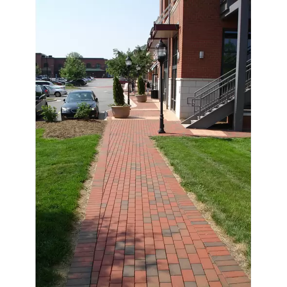 PH ENGLISH EDGE FULL RANGE PAVER 4" X 8" X 2-1/4" 495 EA/ CUBE 99 EA/ BAND 110 SF/ CUBE STANDARD
