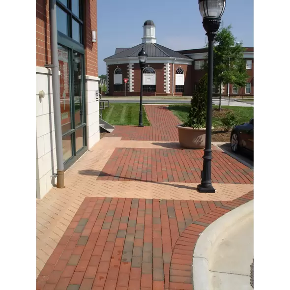 PH ENGLISH EDGE FULL RANGE PAVER 4" X 8" X 2-1/4" 495 EA/ CUBE 99 EA/ BAND 110 SF/ CUBE STANDARD