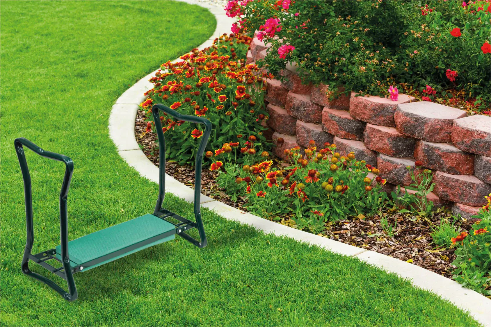 Why every gardener needs a garden kneeler: Comfort and convenience in one