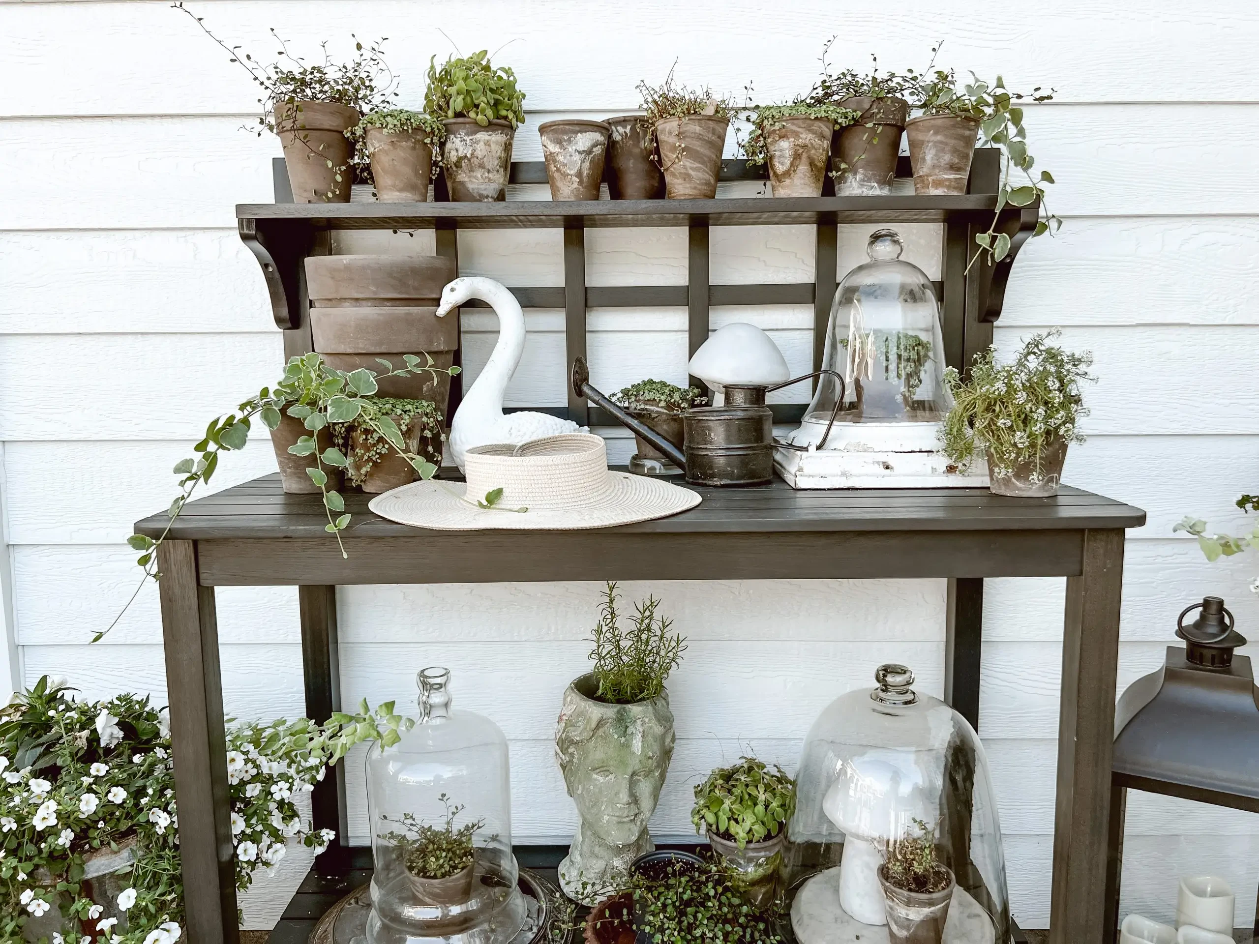 The complete guide to potting benches: Styles, storage and set-up suggestions