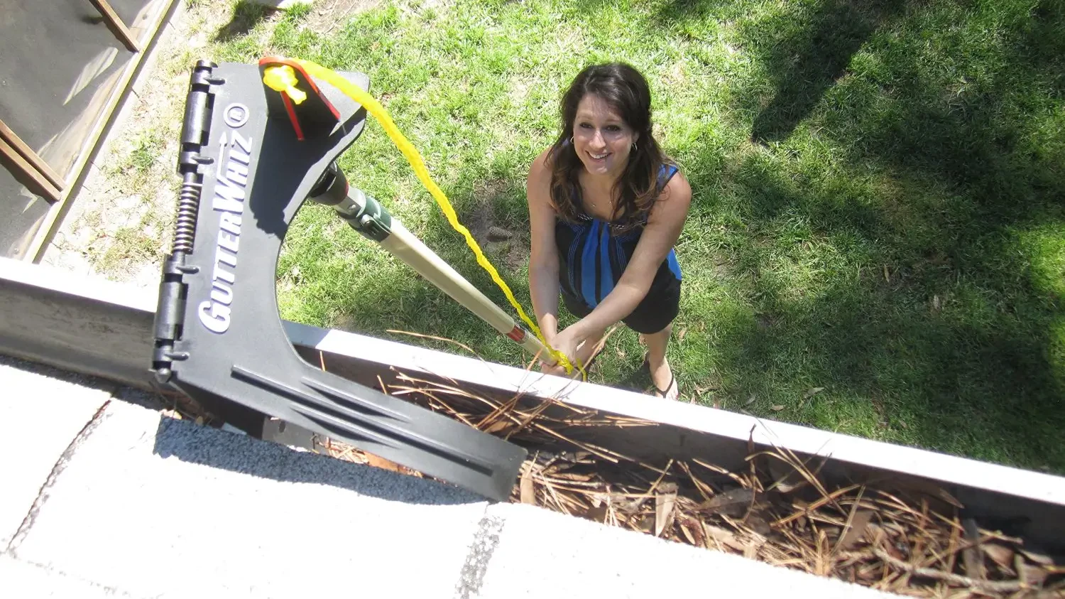 Best gutter cleaning tools to keep your home garbage-free